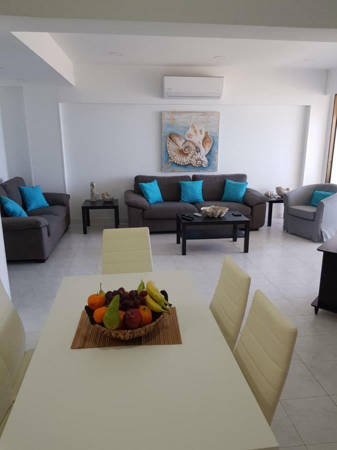 Haig'S Dream Flat On The Beach Ларнака Екстер'єр фото