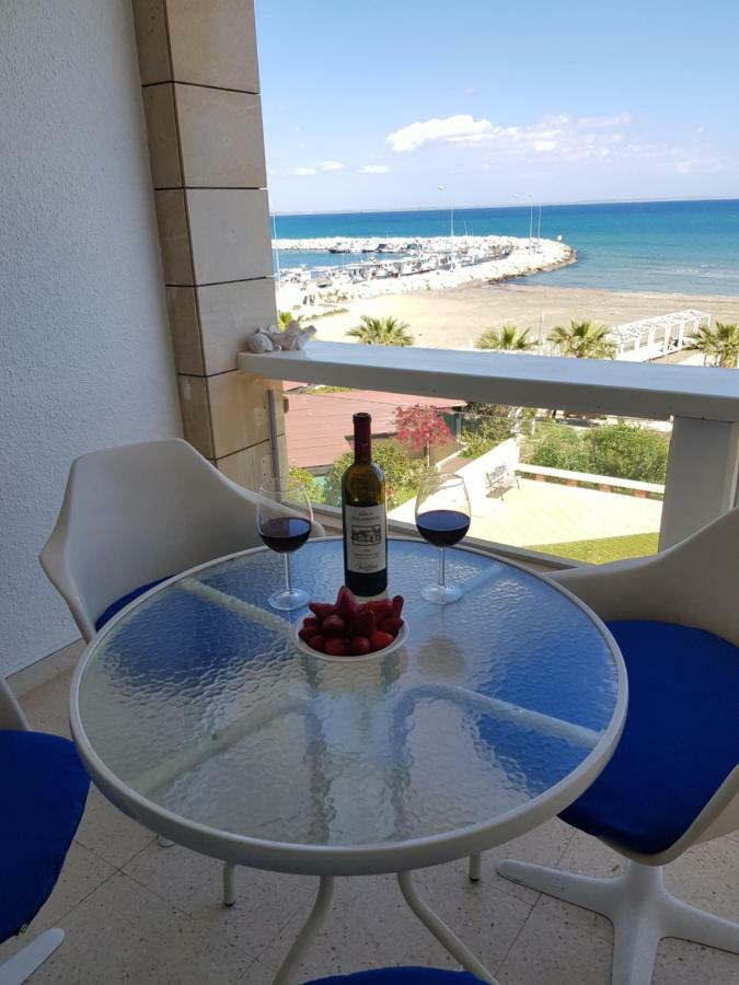 Haig'S Dream Flat On The Beach Ларнака Екстер'єр фото