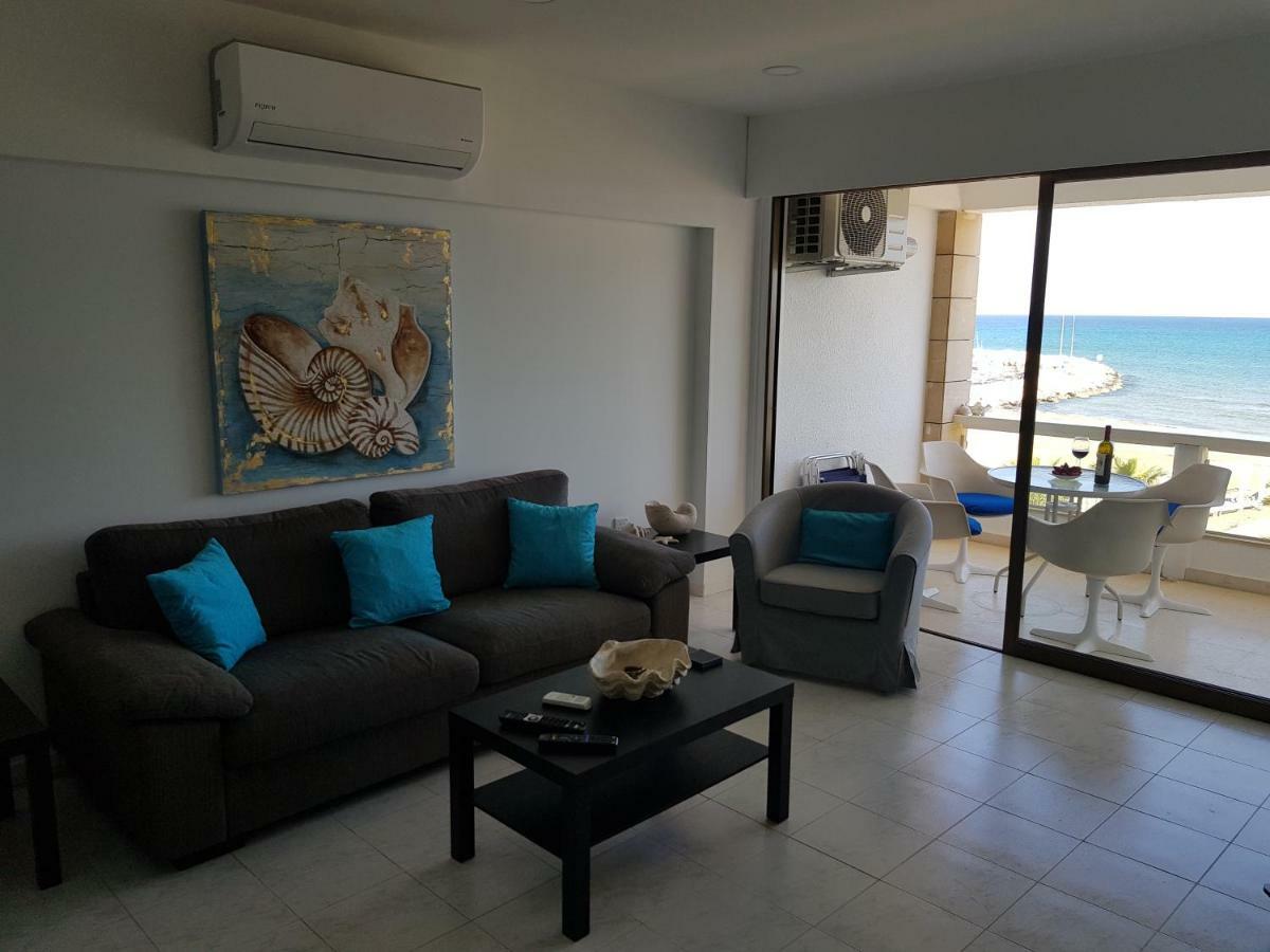 Haig'S Dream Flat On The Beach Ларнака Екстер'єр фото