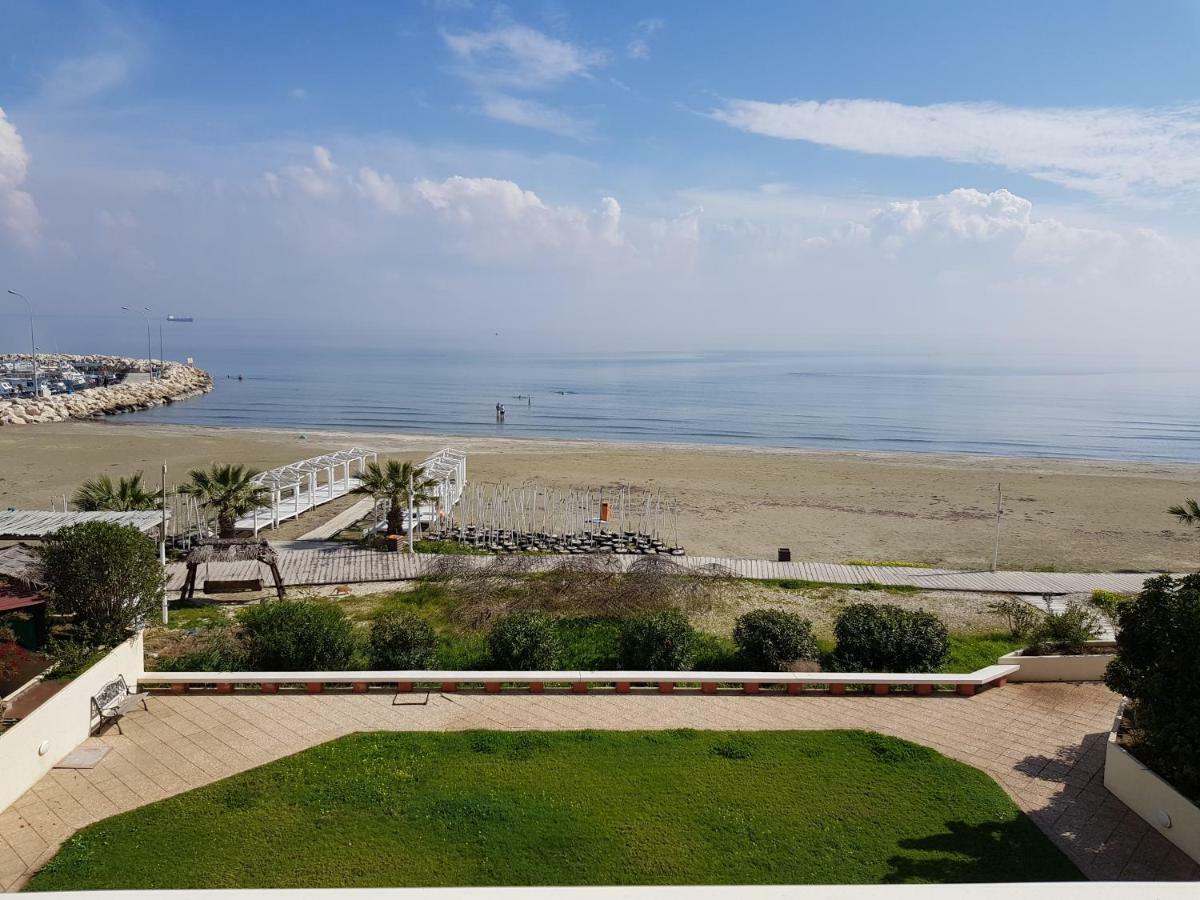 Haig'S Dream Flat On The Beach Ларнака Екстер'єр фото